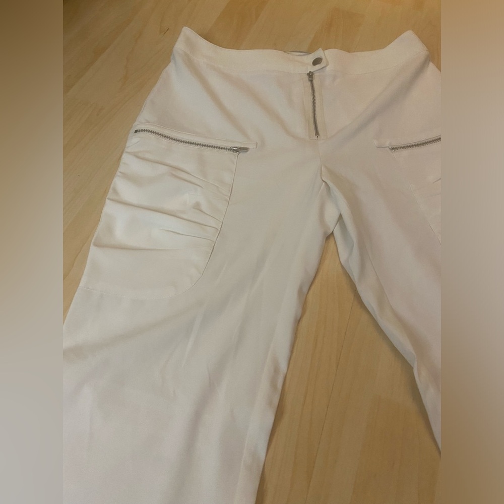 White pants - Picture 4 of 16